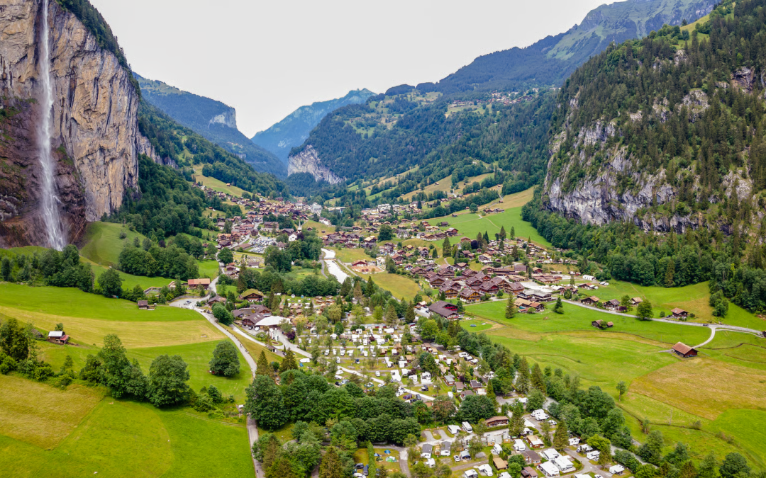 Hiking: Interlaken & Lauterbrunnen Express